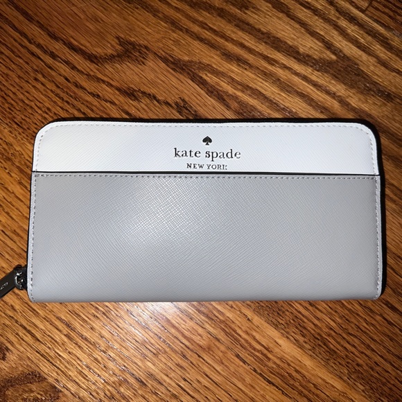 kate spade Handbags - NWT Kate Spade TwoTone Wallet